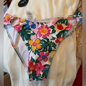 Cheeky bikini bottoms